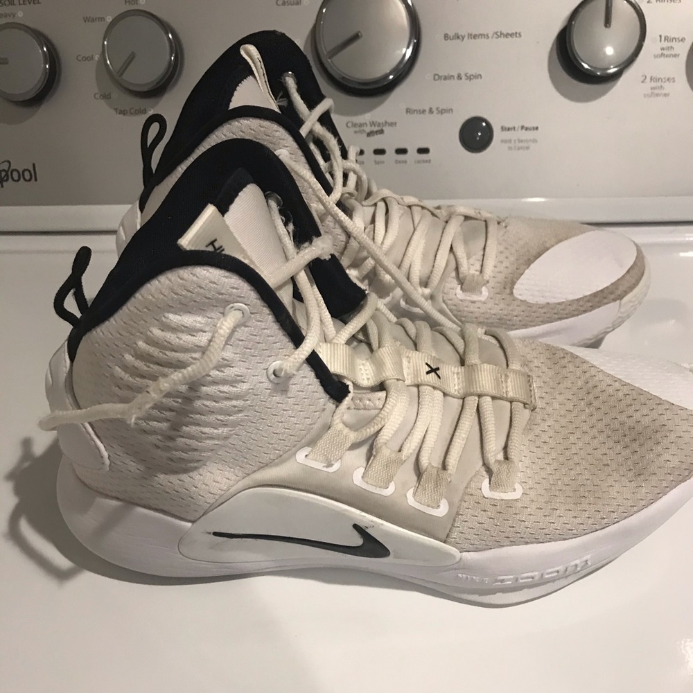 Men’s Nike Hyperdunk Basketball Shoes